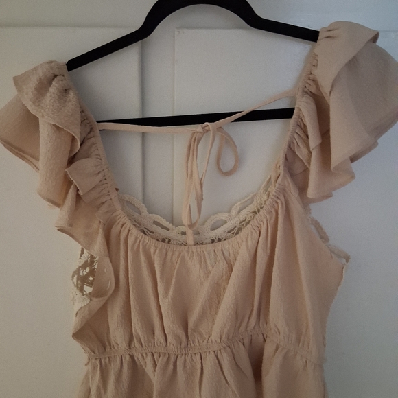 Cute Macrame Ruffle Top - Cream - Picture 3 of 3